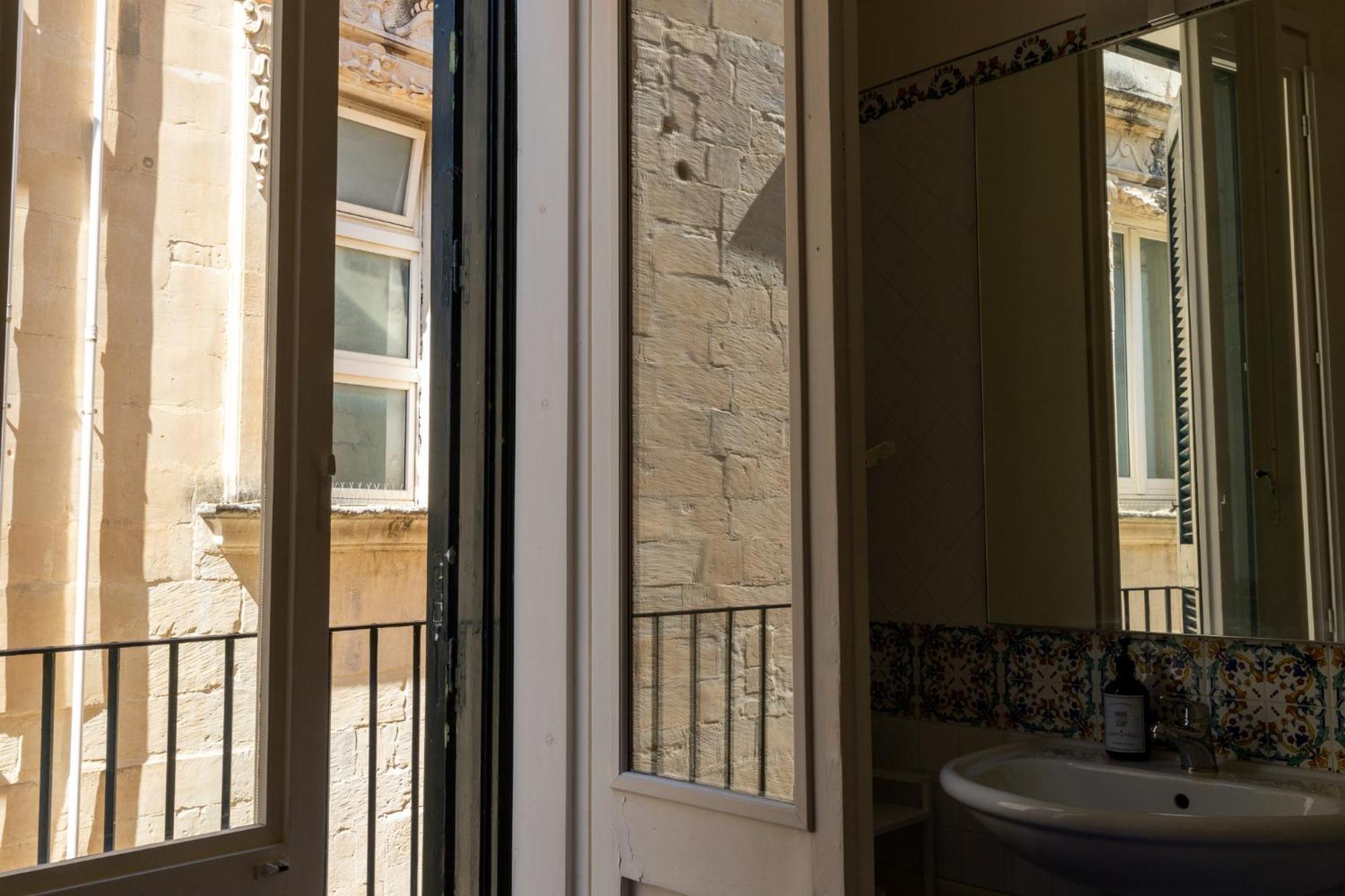 Palazzo Della Contessa - Suites & Breakfast Lecce Exterior photo