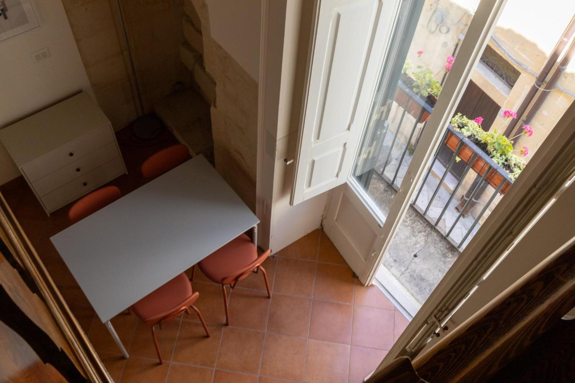 Palazzo Della Contessa - Suites & Breakfast Lecce Exterior photo